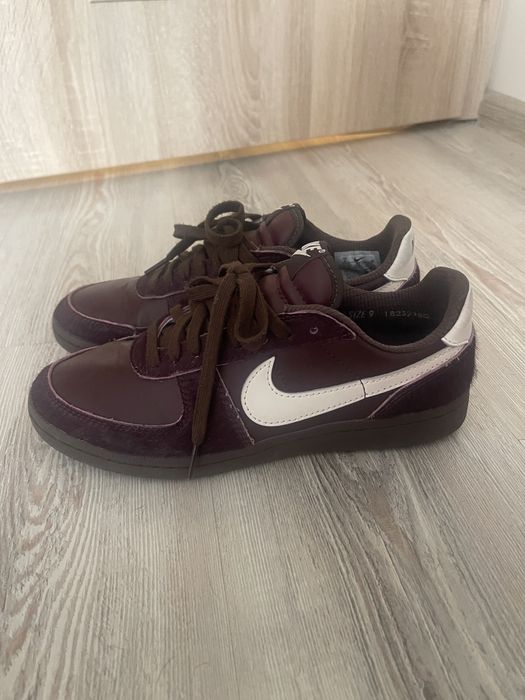 Кецове Nike с косъм