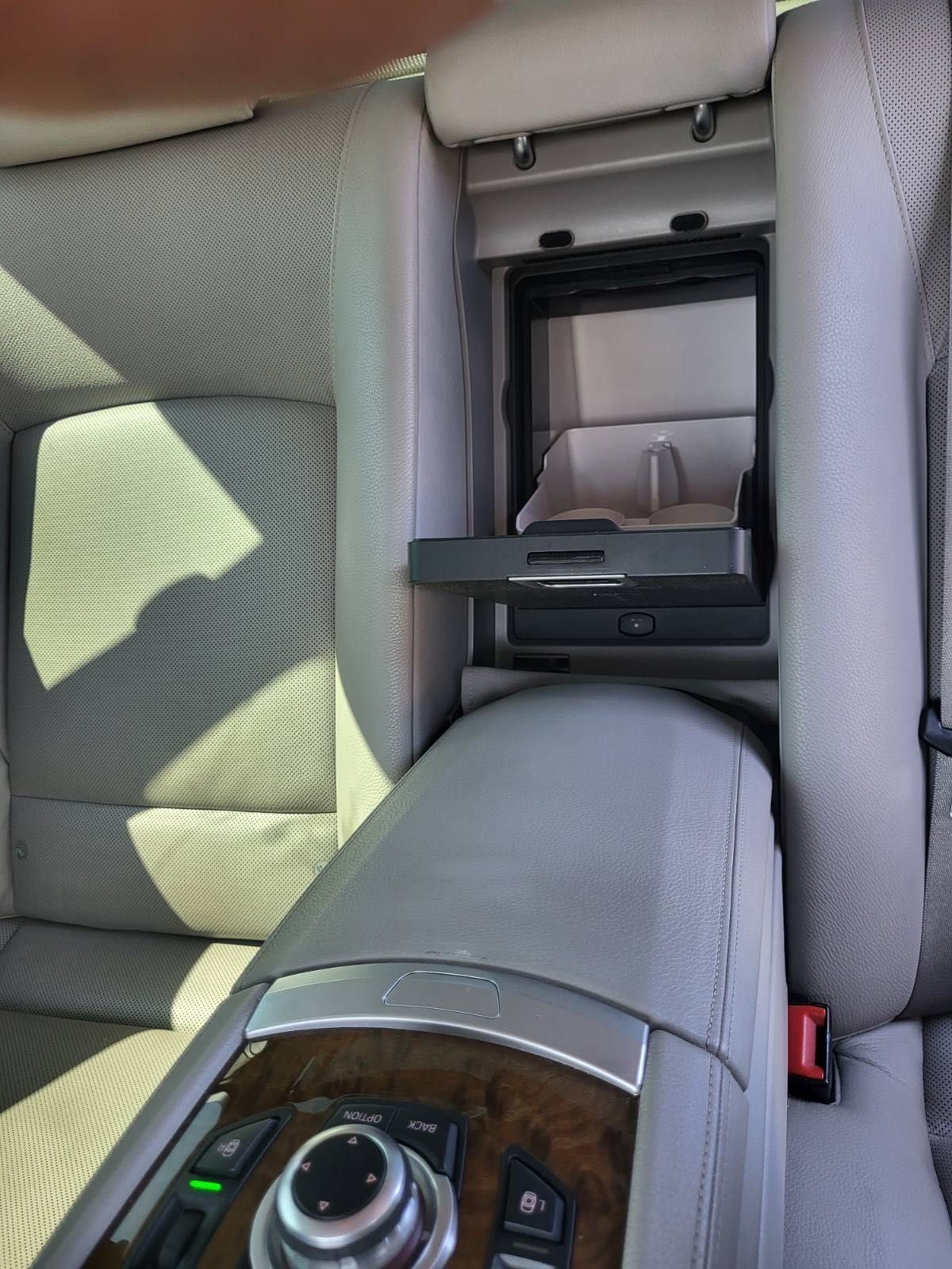 BMW 730 long/ full / TV / hand up display / soft close/ massage