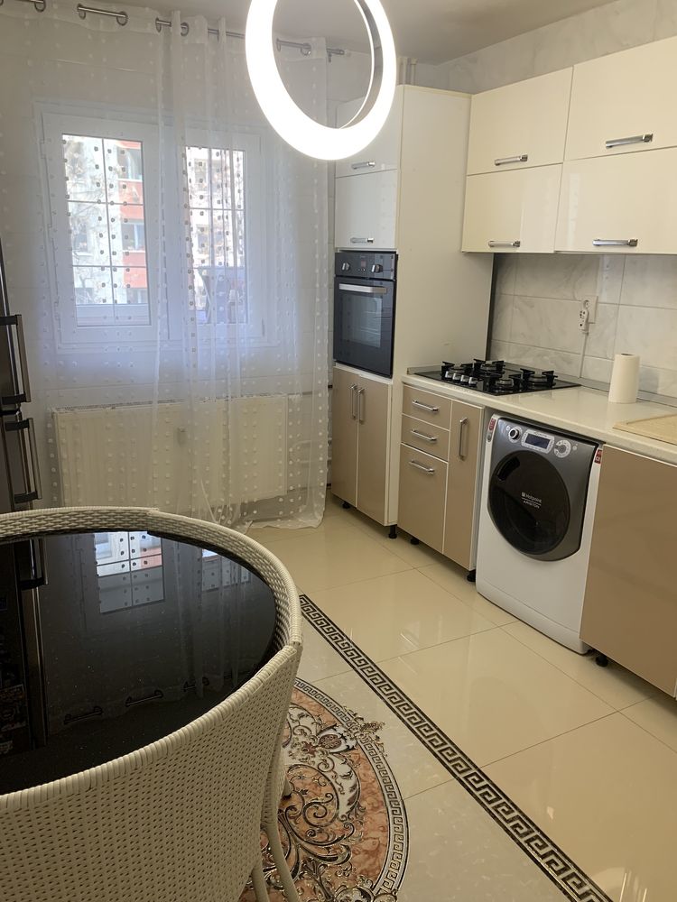 Inchiriez 2 camere . Teiul Domanei