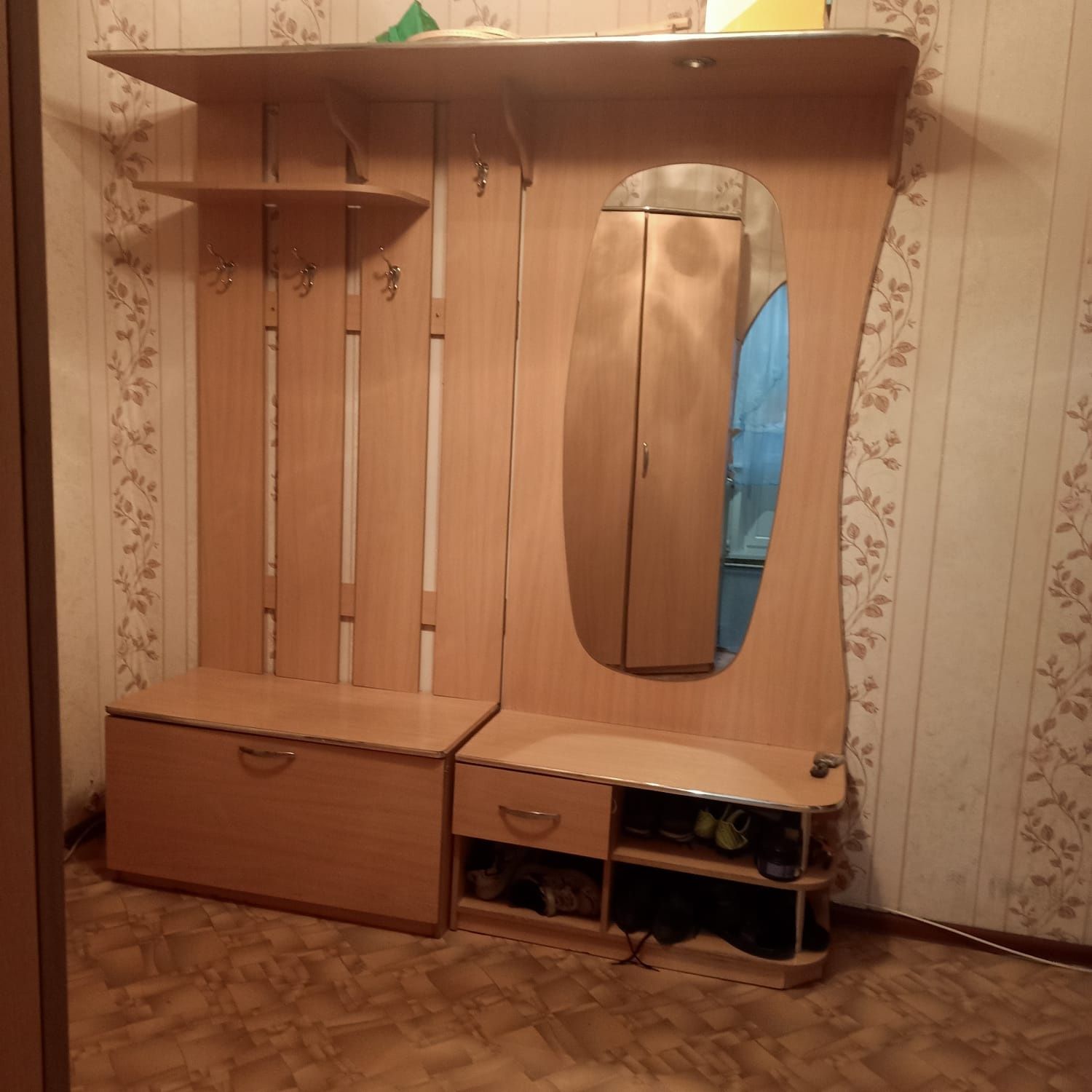 Продам прихожую 25000