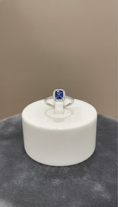 кольцо с танзанитом и бриллиантами