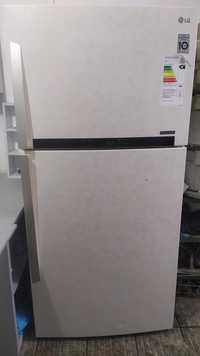 Холодильник большой 600литров пр-во Корея