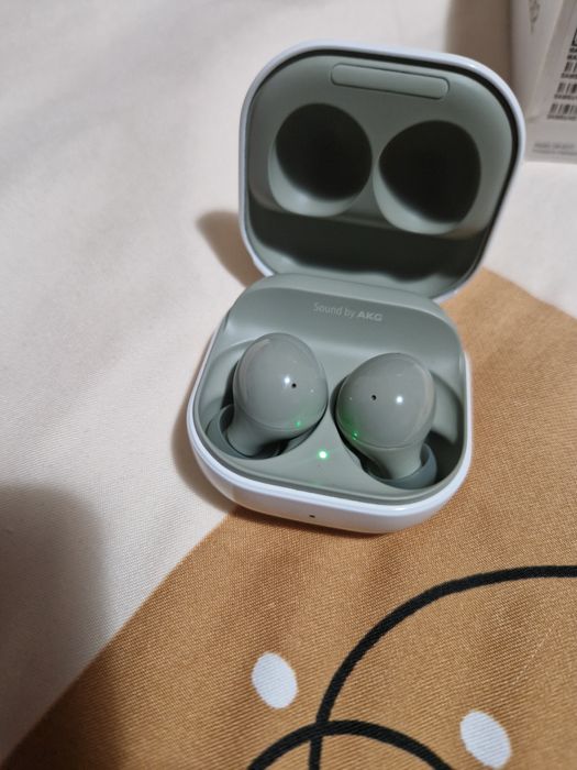 Vând căști Galaxy buds2