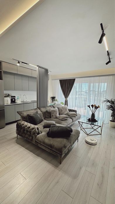 Vand apartament 3 camere/gradina/loc parcare subterana