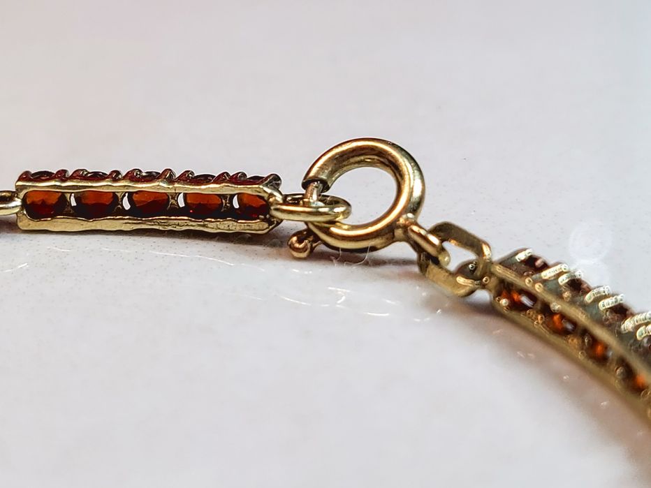 Brățară din aur 8K cu granate naturale – lungime 17 cm, gramaj 4,44 g
