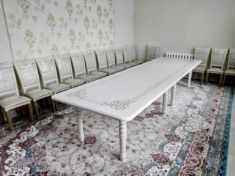 Продаются 2 стола по 2 метра каждый.