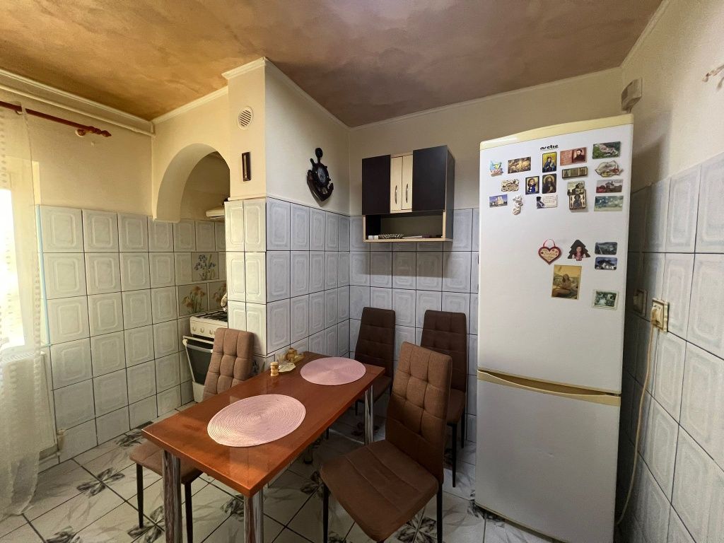 Vând apartament în spate la Victoria, zona centru