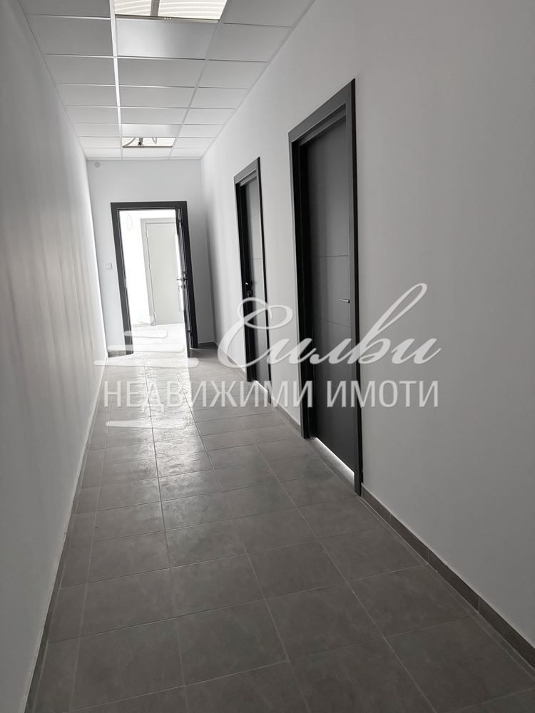 Производствени площи - складове/ халета в Индустриална зона кв.Тракия