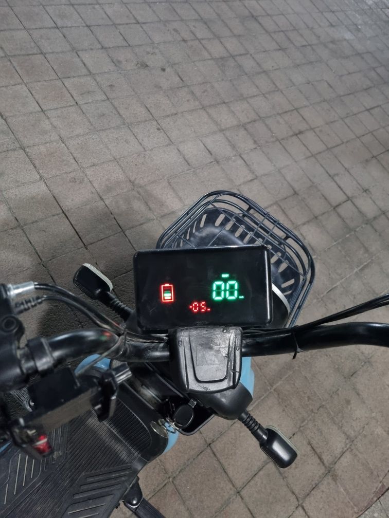 Electro skuter sotiladi
