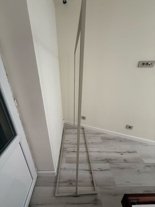 Suport haine, simpul, modern