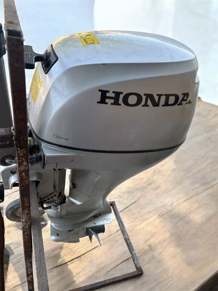 Мотор за лодка Honda