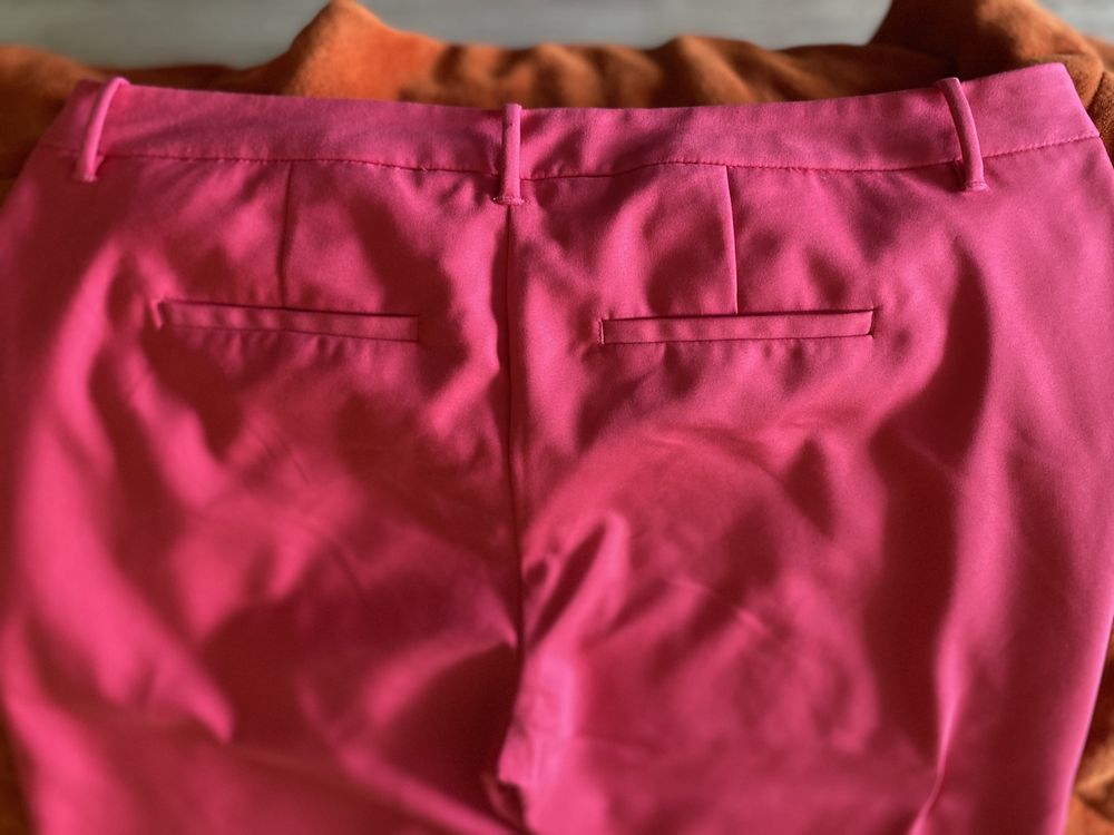 Pantaloni pink, marime 46