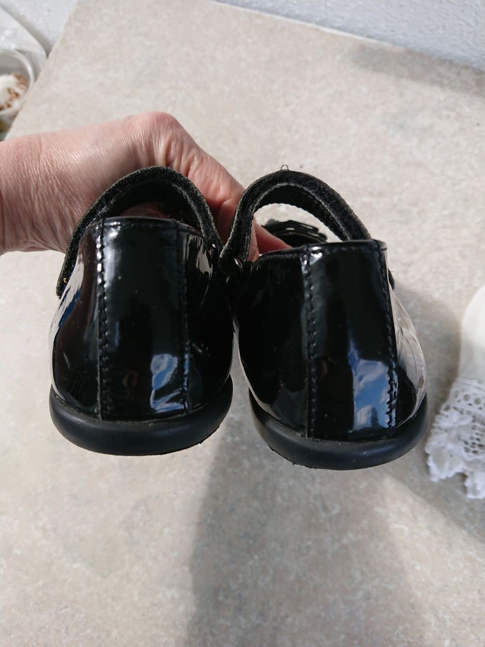 Balerini/ pantofi de lac(piele), Barratts marimea 31