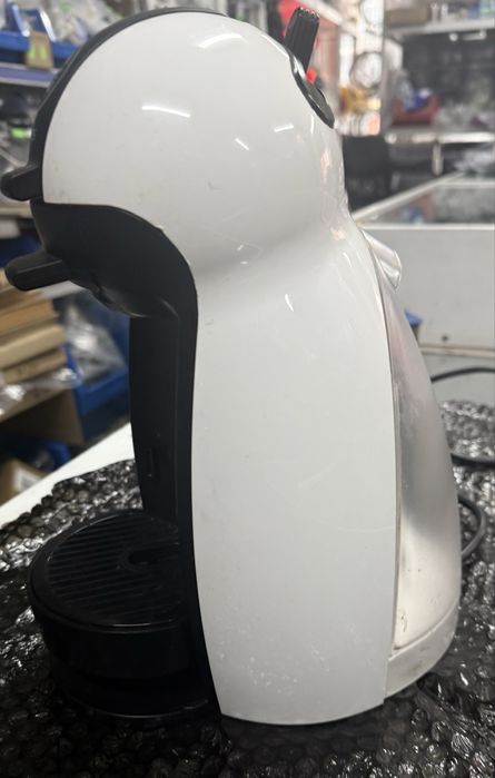 Продавам кафемашина с капсули Dolche Gusto