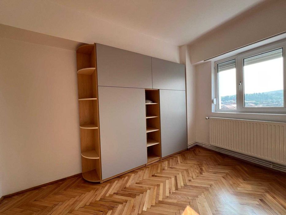 De închiriat apartament 3 camere – modern, aerisit, panoramă deosebită