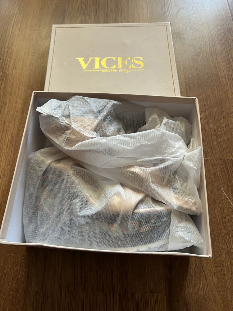 Дамски сандали Vices (чисто нови)