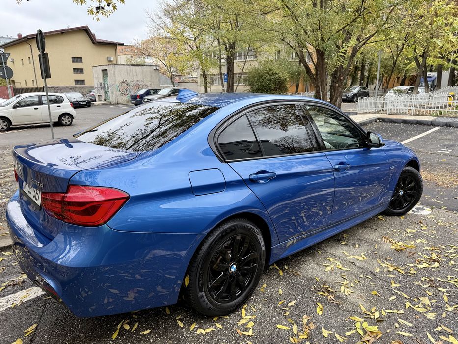 BMW 320d xDrive(4x4) pachet M, interior deosebit , culoare rara