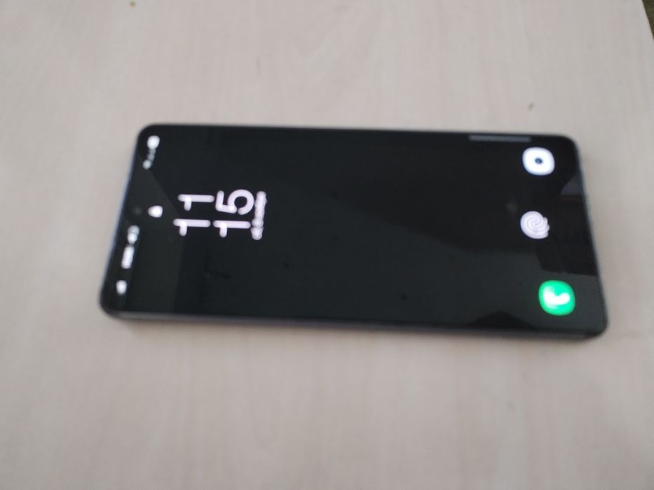 Продается телефон