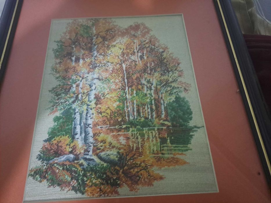 Vând goblenuri  cusute,înrămate