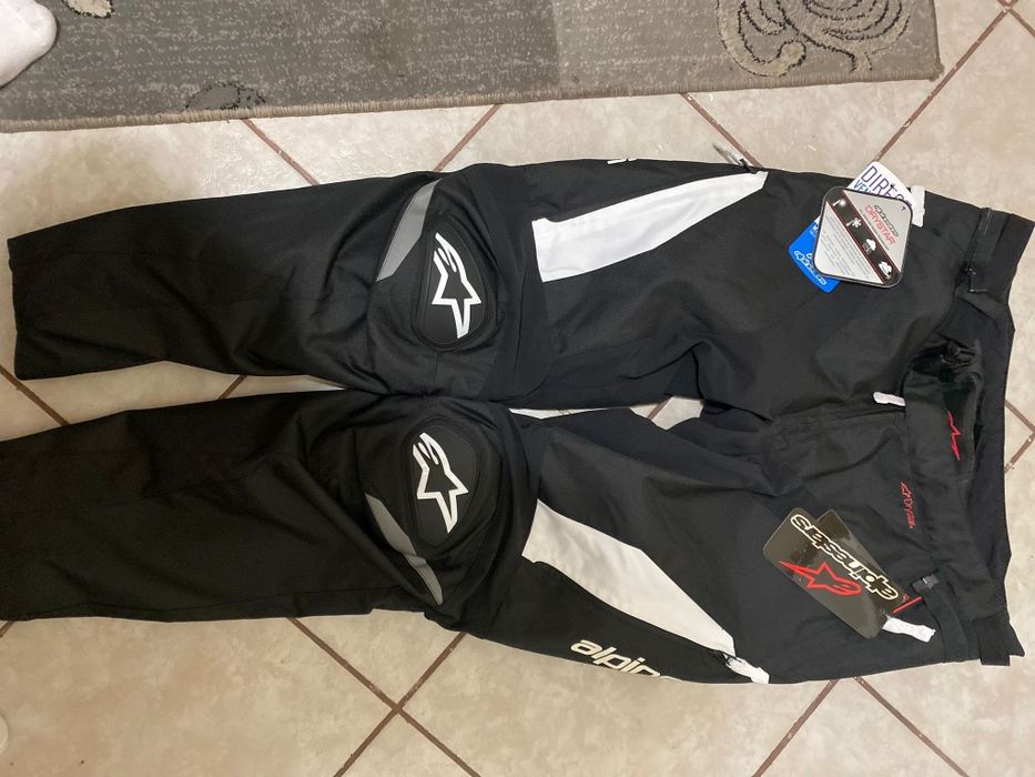 Moto echipament noi