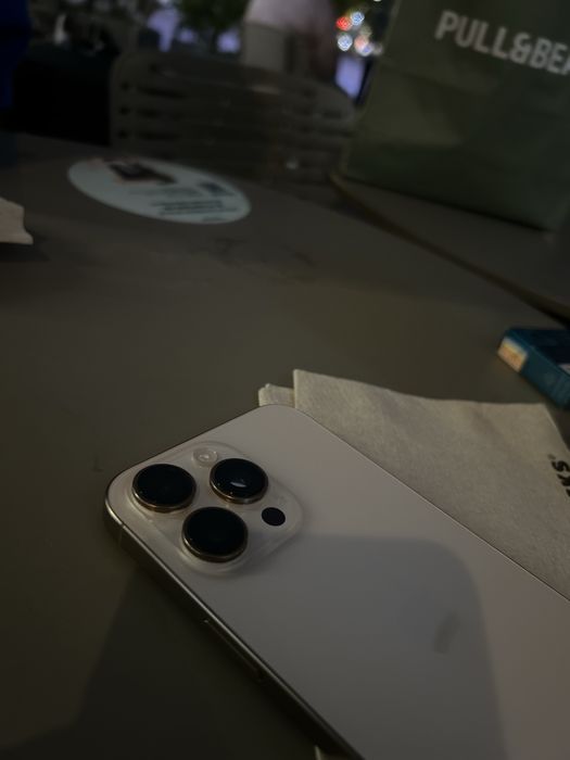 iPhone 16 Pro Max, 256, Desert Titanium înca în garanție