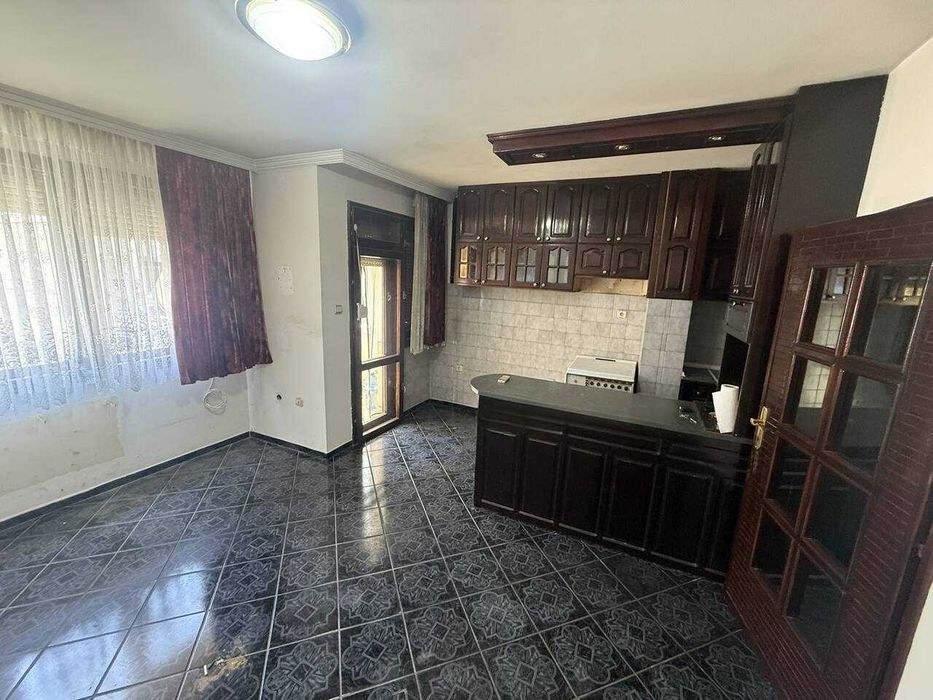 Тристаен апартамент до КЛЮЧ - кв. Мараша