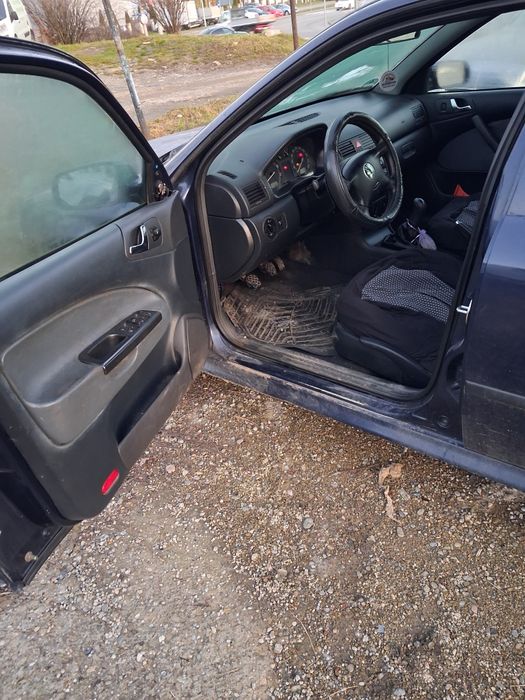 Skoda octavia  2003. 1.6 benzina