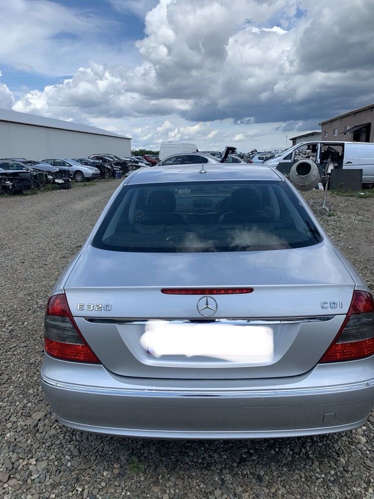 Dezmembrez mercedes E 320 din 2007