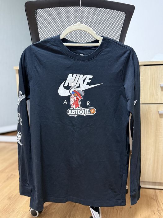 ( VANDUT ) Bluza Nike pentru 13-16 ani