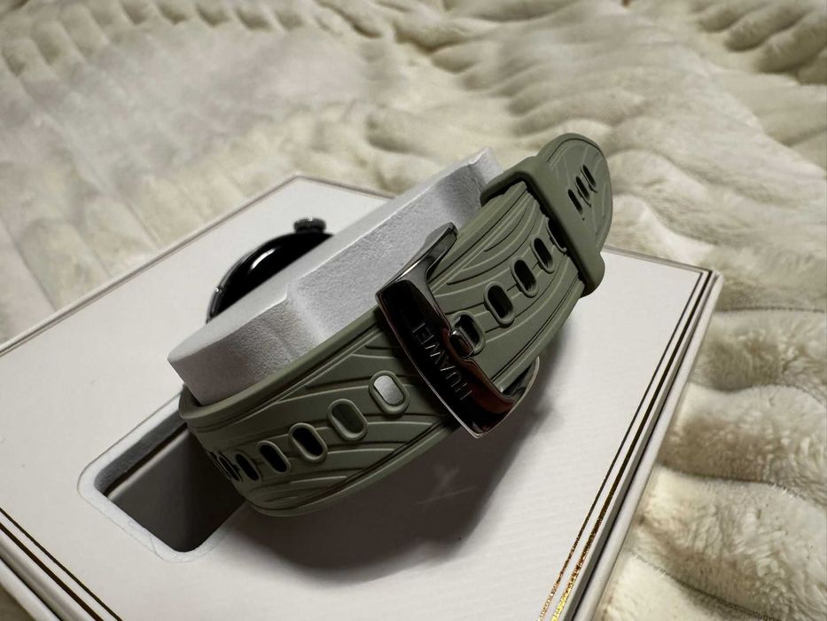 Ceas Huawei GT 4 – 41 mm, brățară verde, stare bună