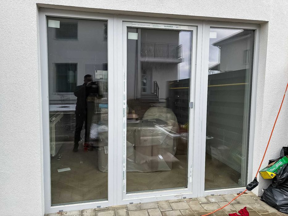 Usa si doua geamuri termopan Salamander, NOI, 3 sticle, 7 camere