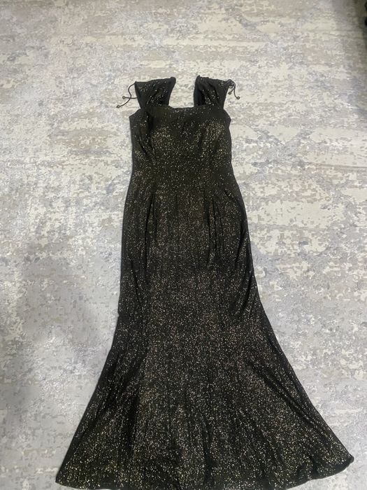 Отдам одежду женскую