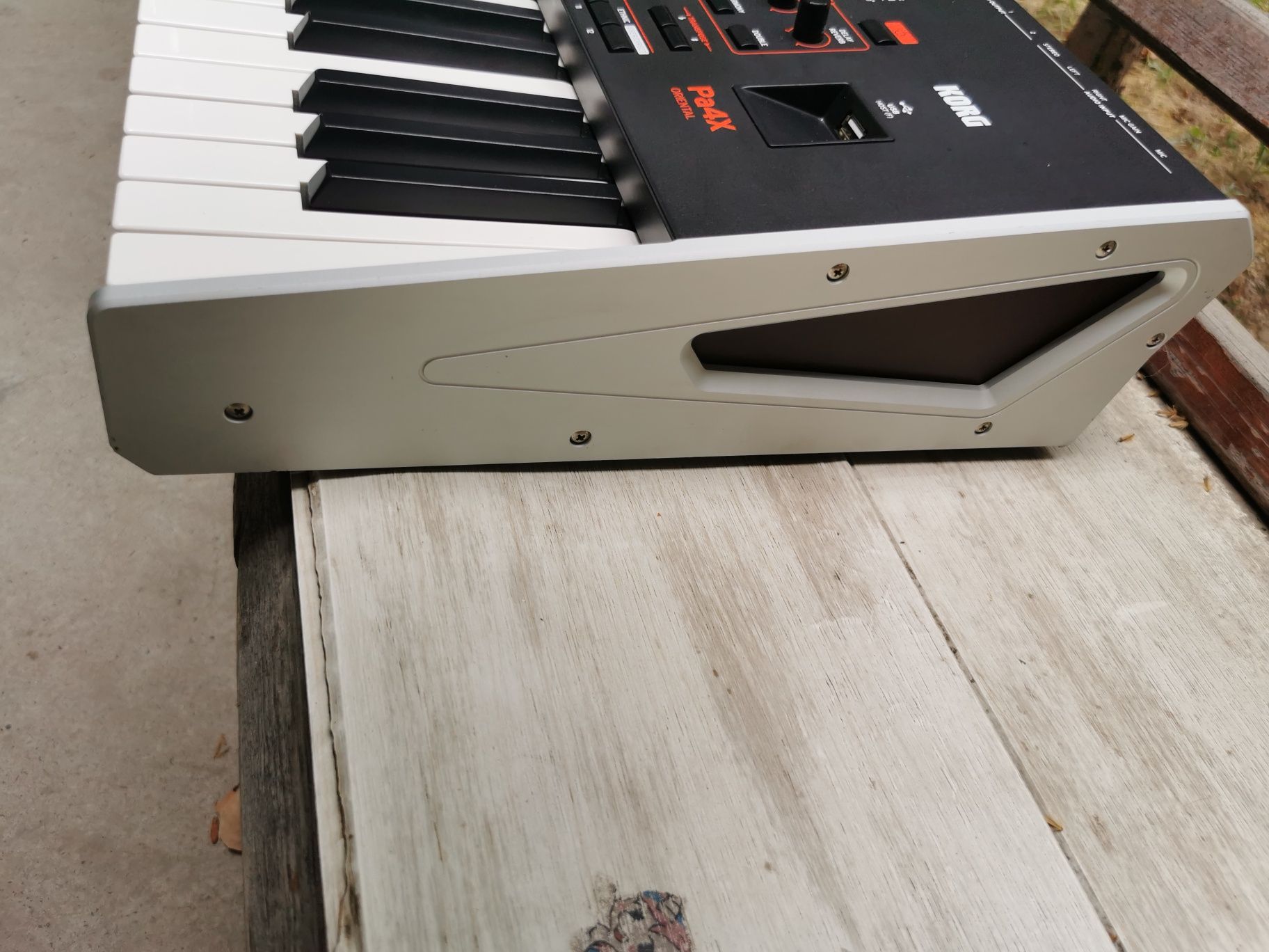 Korg pa4x oriental sotiladi