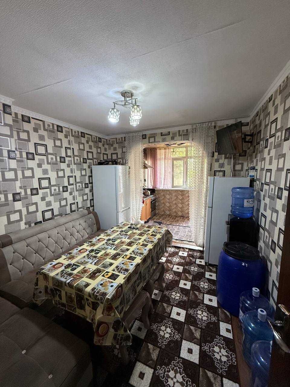 Продается квартира 2х комнатная с 60кв  на 1 этаже