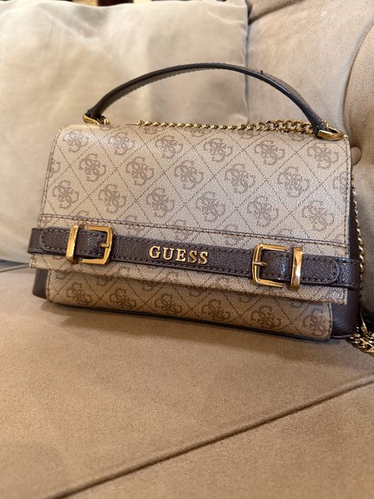 Дамска чанта GUESS