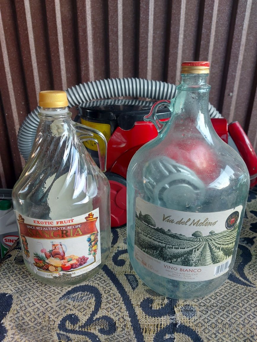Бутылки из под виски, гранат.сока и др.