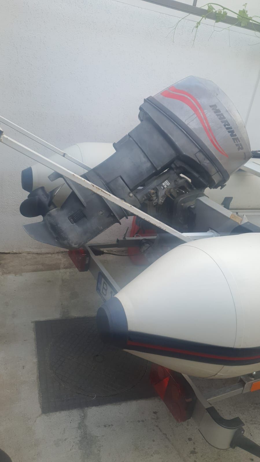 Barca yamaha 3,80m cu motor mariner de 20 cp