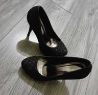 Дамски бляскави елегантни обувки