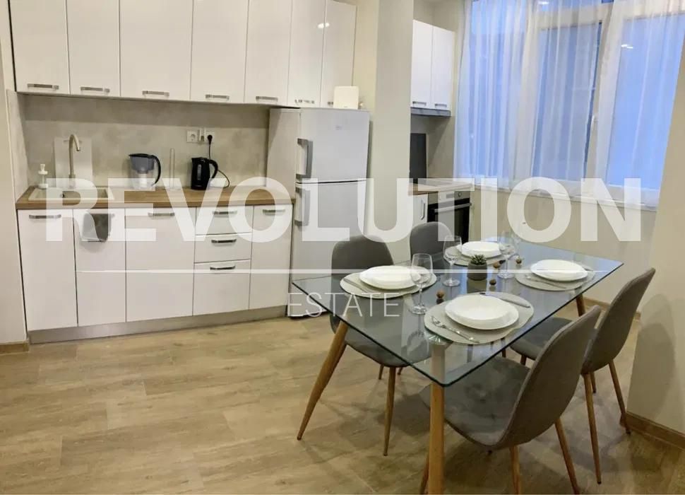 Дава се под наем Тристаен апартамент в Варна, Базар Левски - 65 кв.м за 498.27 € - Снимка #1