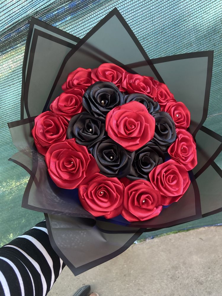 Buchet de flori din satin