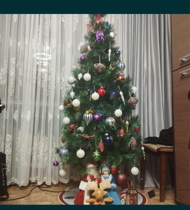 Продам елку в хорошем состояний