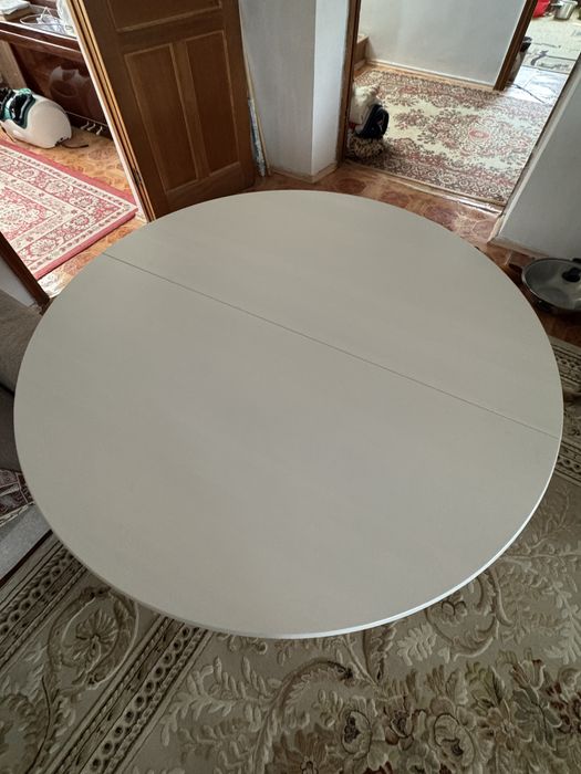 Продам Ikea обеденный стол