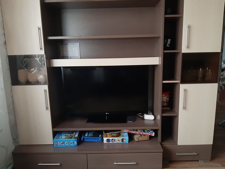 Стенка и два дивана