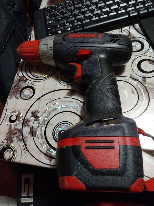 SPARKY BR15E и SPARKY BR12E със куфар за 12Е