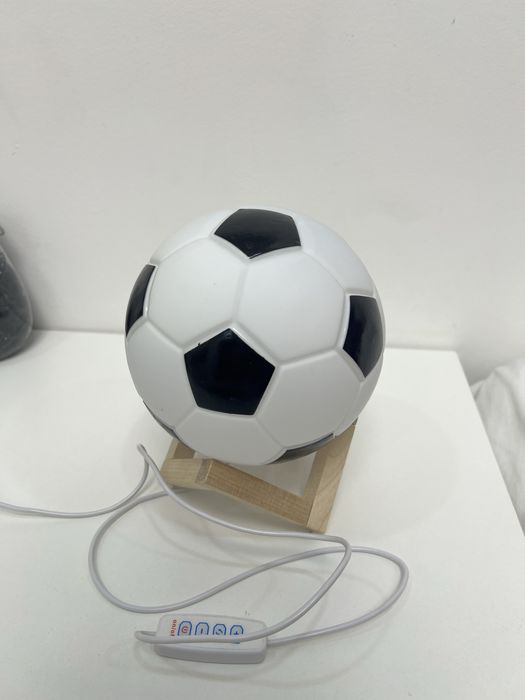 Продается Светильник новый , в отличном состоянии , цена 3500 т .