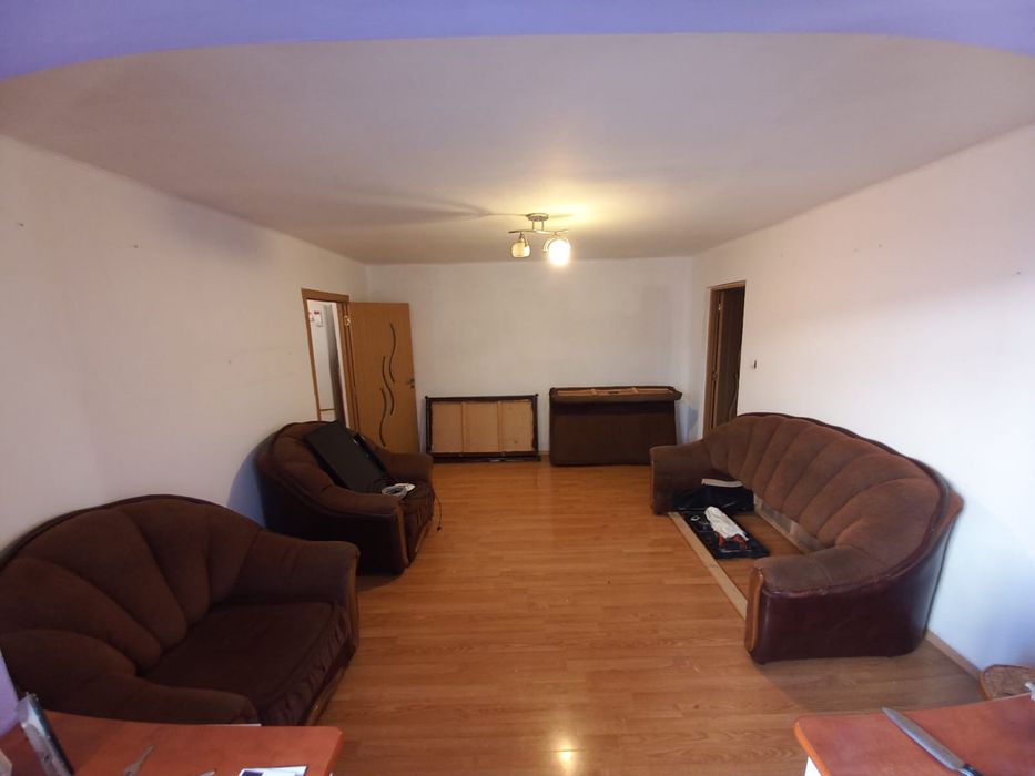 Vand apartament 2 camere semidecomandat