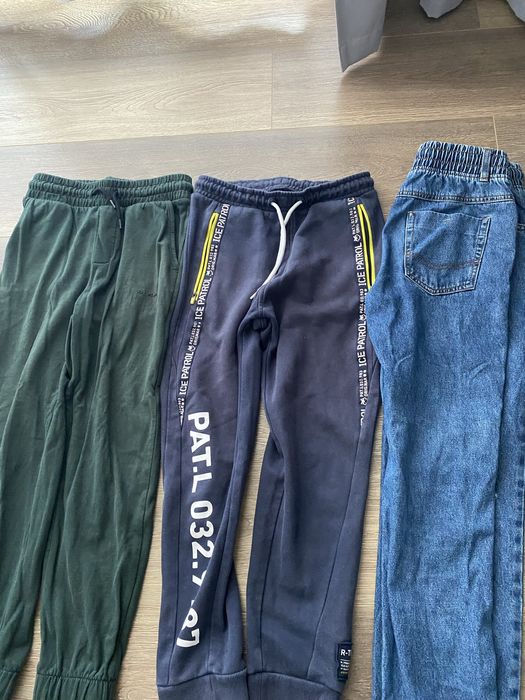 Pantaloni de trening