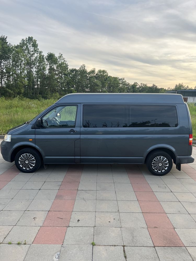 VW Transporter 1.9 tdi -9 locuri