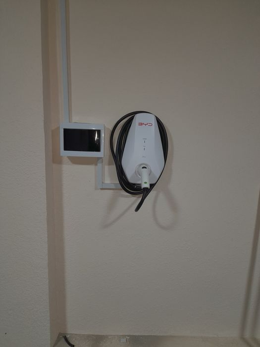 Elektromobil zaryadka o'rnatish