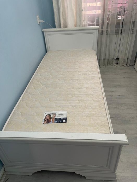 Продам 2 кровати и шкаф в отличном состоянии